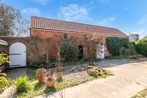 Victorian barn- click for photo gallery